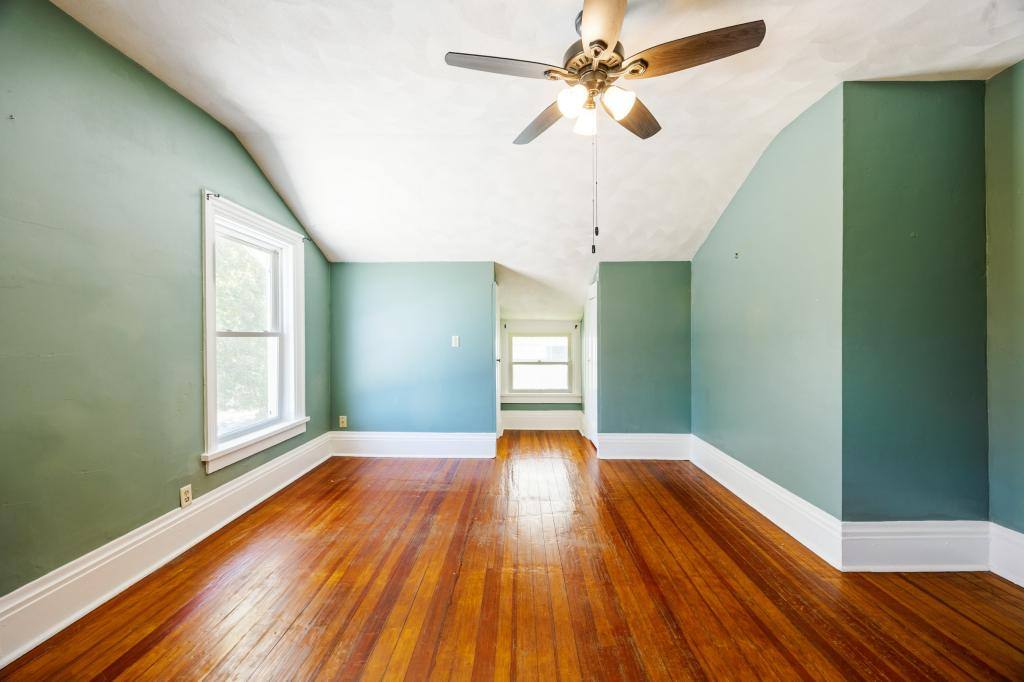 Townhouse for rent at 609 W 3rd St, Muscatine, IA 52761