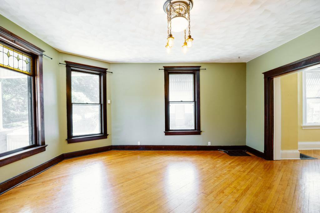 Townhouse for rent at 609 W 3rd St, Muscatine, IA 52761