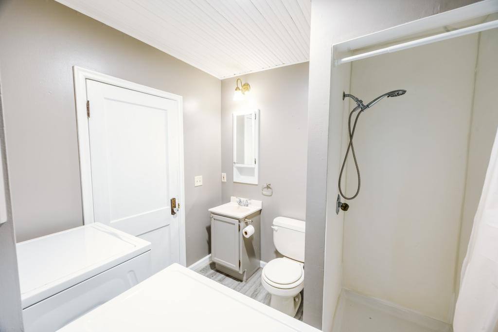 Townhouse for rent at 609 W 3rd St, Muscatine, IA 52761