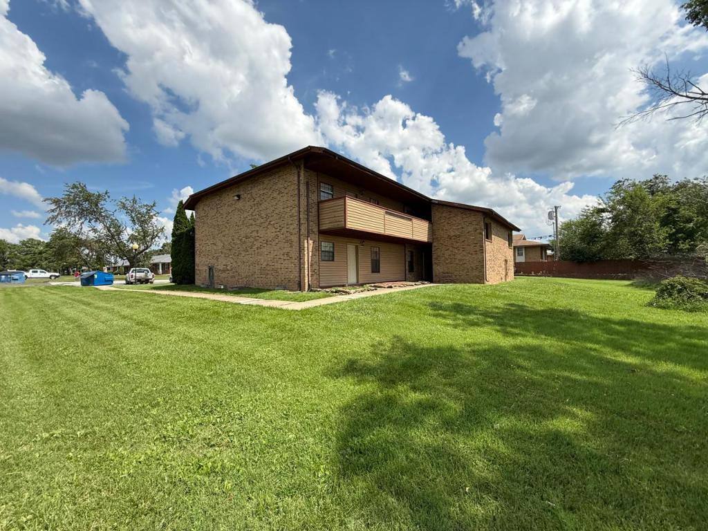 Apartment for rent at 122 Fairway Ave #124, Monett, MO 65708