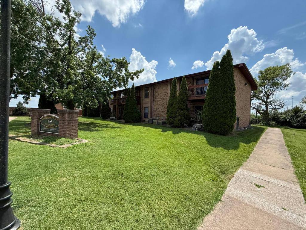 Apartment for rent at 122 Fairway Ave #124, Monett, MO 65708