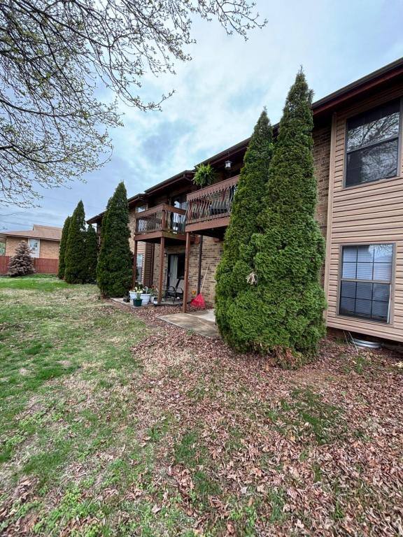 Apartment for rent at 122 Fairway Ave #124, Monett, MO 65708