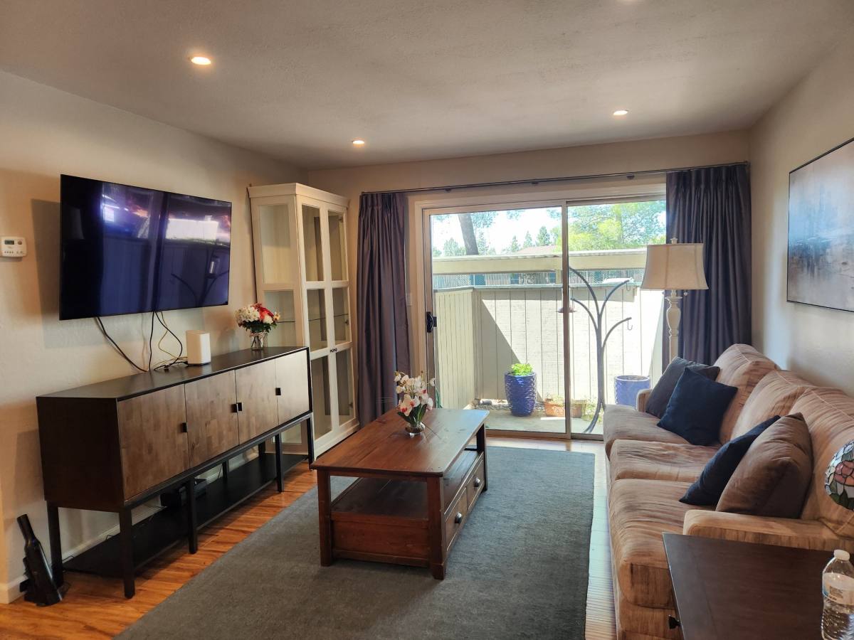 Condo for rent at 5450 Concord Blvd, Concord, CA 94521