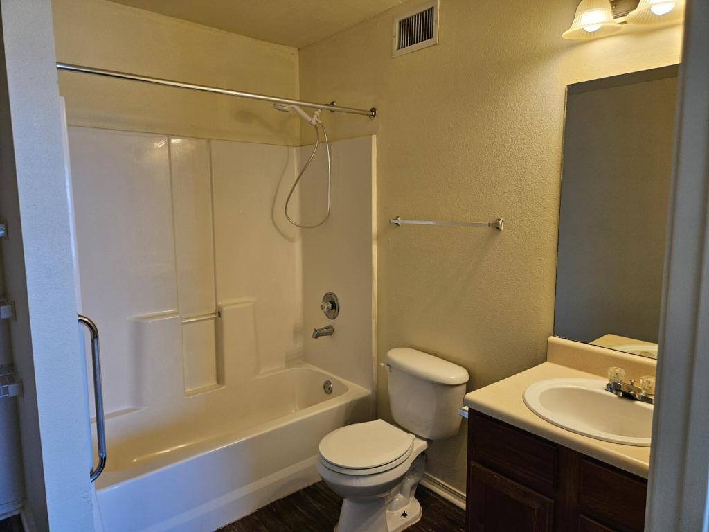 Apartment for rent at 420 Sycamore Landing Blvd #102, McLoud, OK 74851