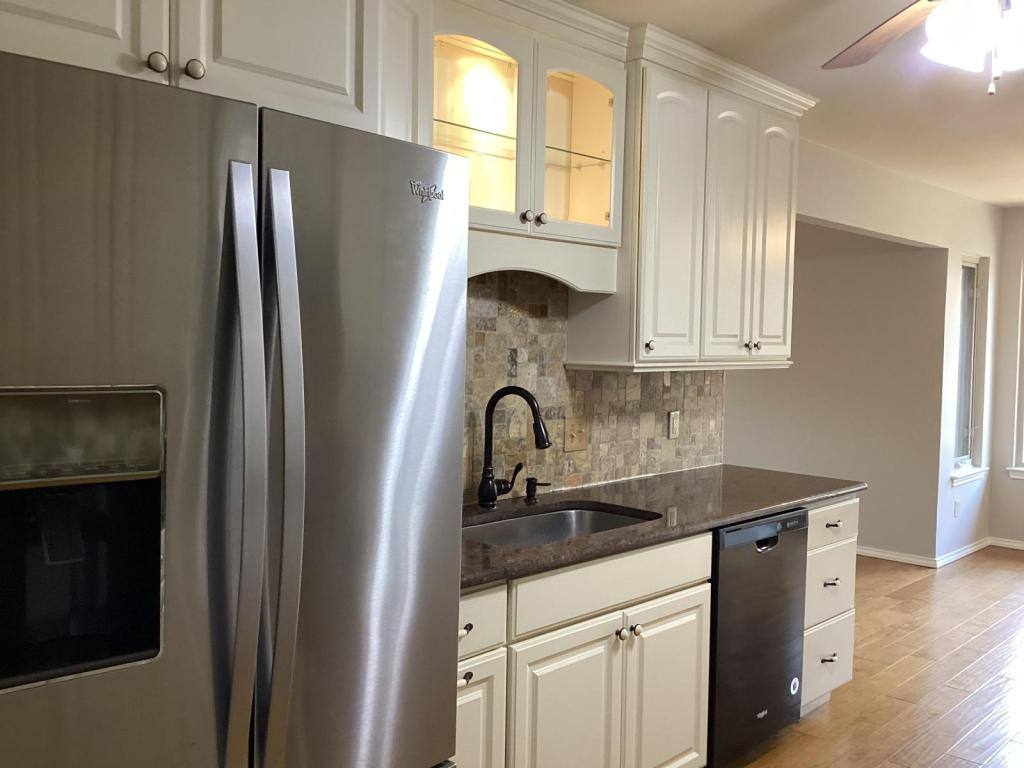 House for rent at 2841 Southridge Dr, Grapevine, TX 76051