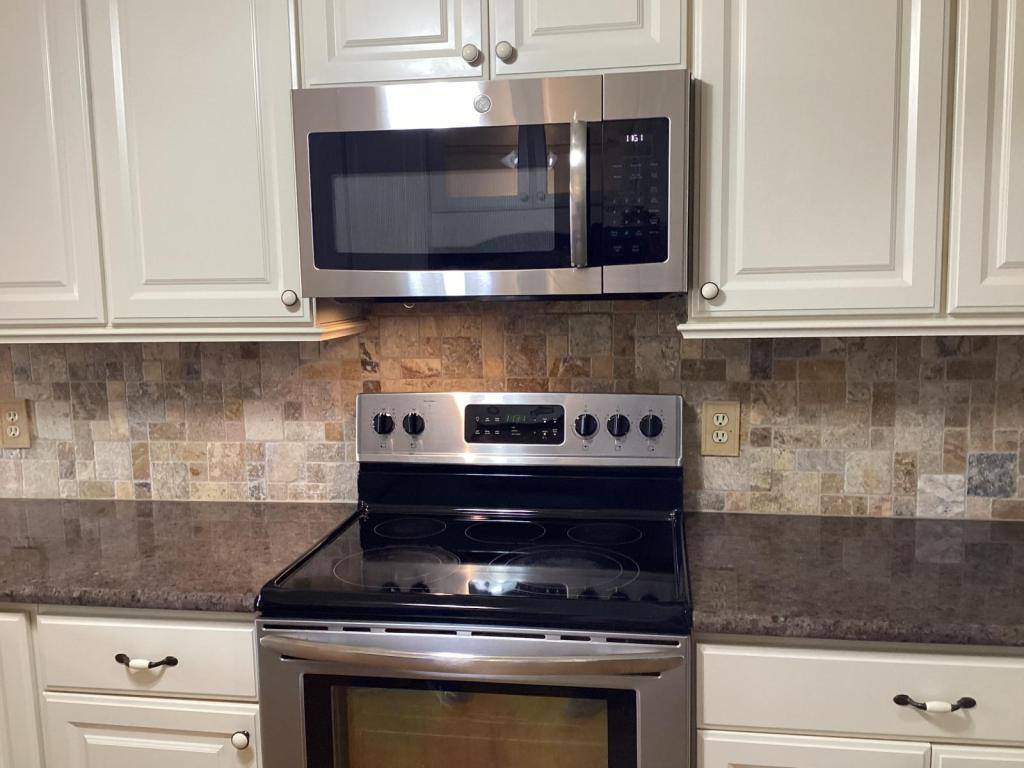 House for rent at 2841 Southridge Dr, Grapevine, TX 76051
