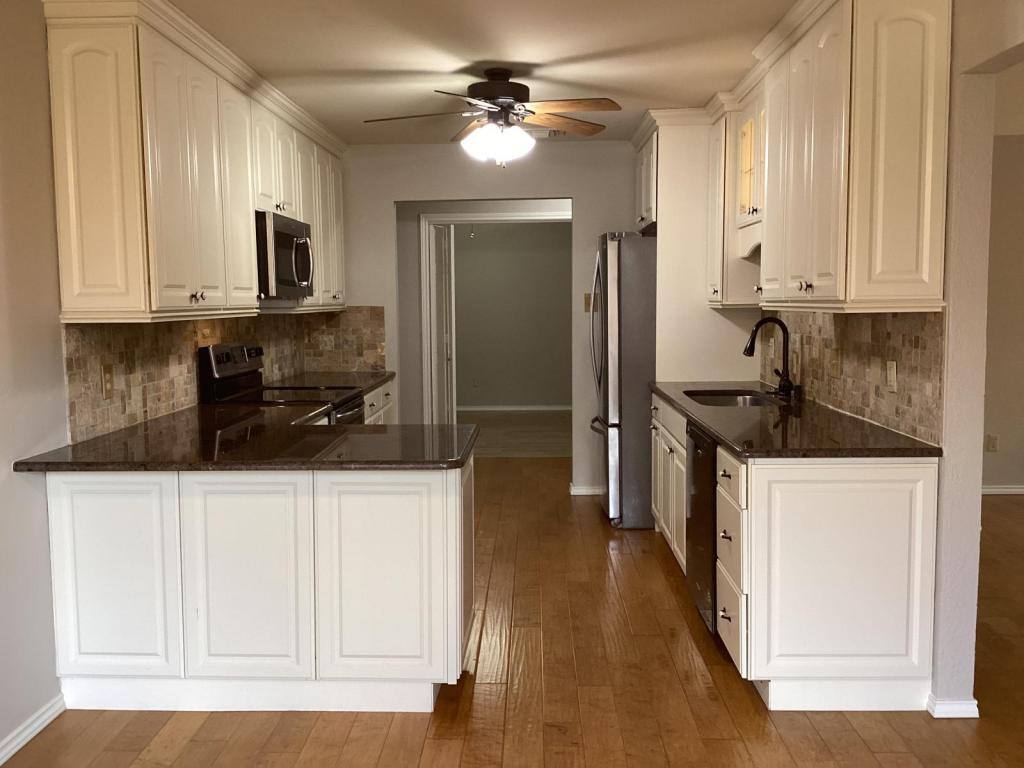 House for rent at 2841 Southridge Dr, Grapevine, TX 76051