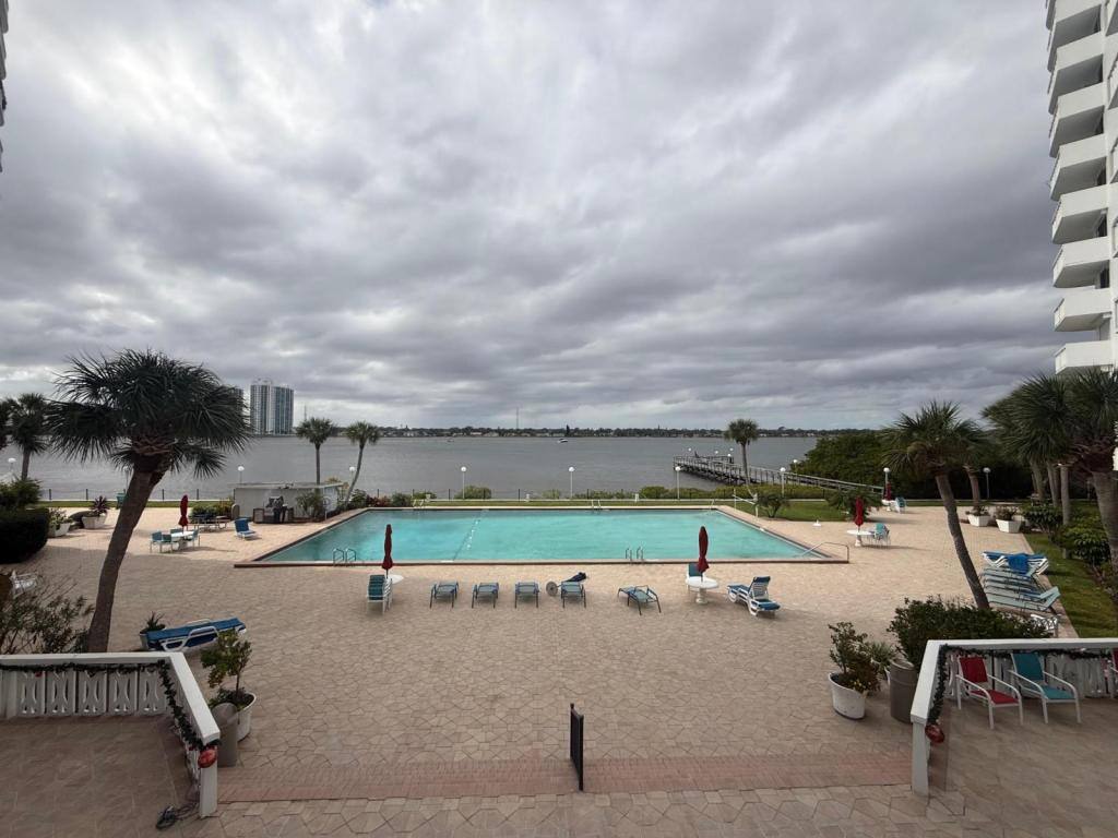 Condo for rent at 925 N Halifax Ave, Daytona Beach, FL 32118