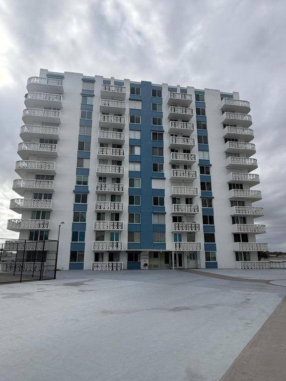 Condo for rent at 925 N Halifax Ave, Daytona Beach, FL 32118
