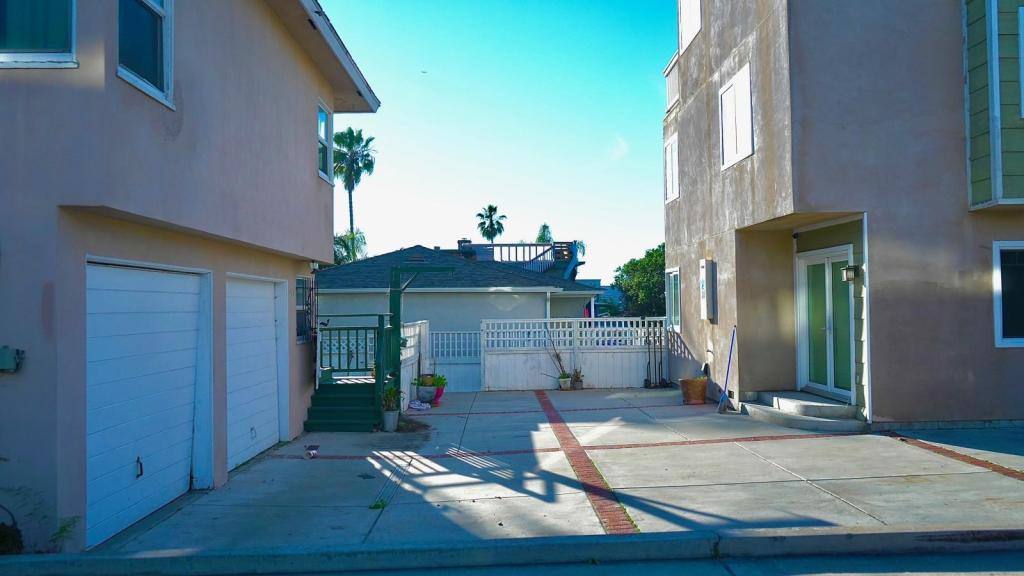 Apartment for rent at 733 Beryl St, San Diego, CA 92109