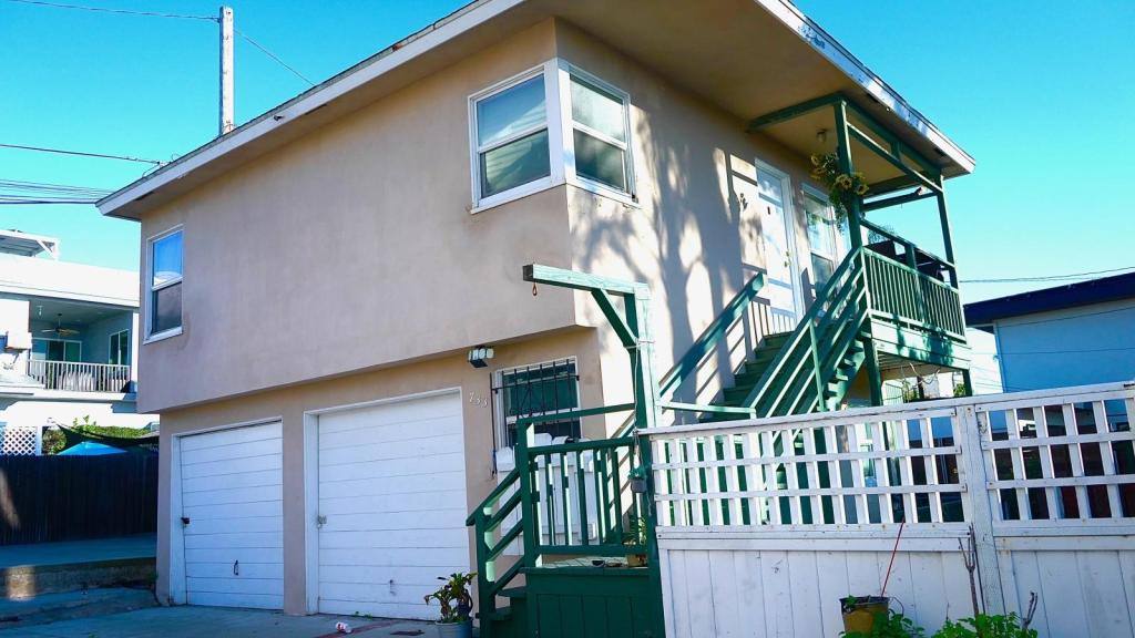 Apartment for rent at 733 Beryl St, San Diego, CA 92109