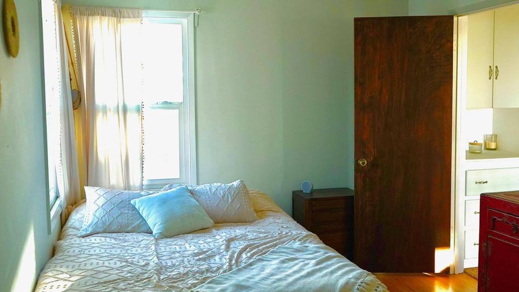 Apartment for rent at 733 Beryl St, San Diego, CA 92109