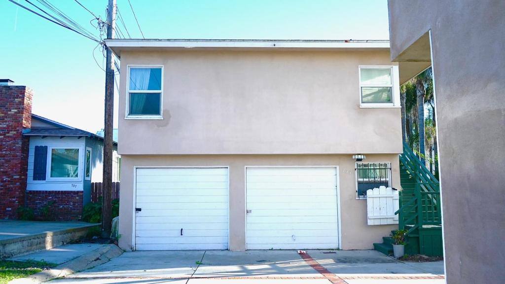Apartment for rent at 733 Beryl St, San Diego, CA 92109