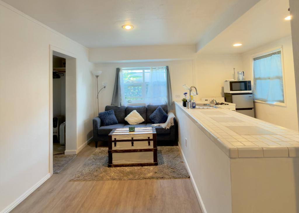 Apartment for rent at 733 1 2 Beryl St, San Diego, CA 92109