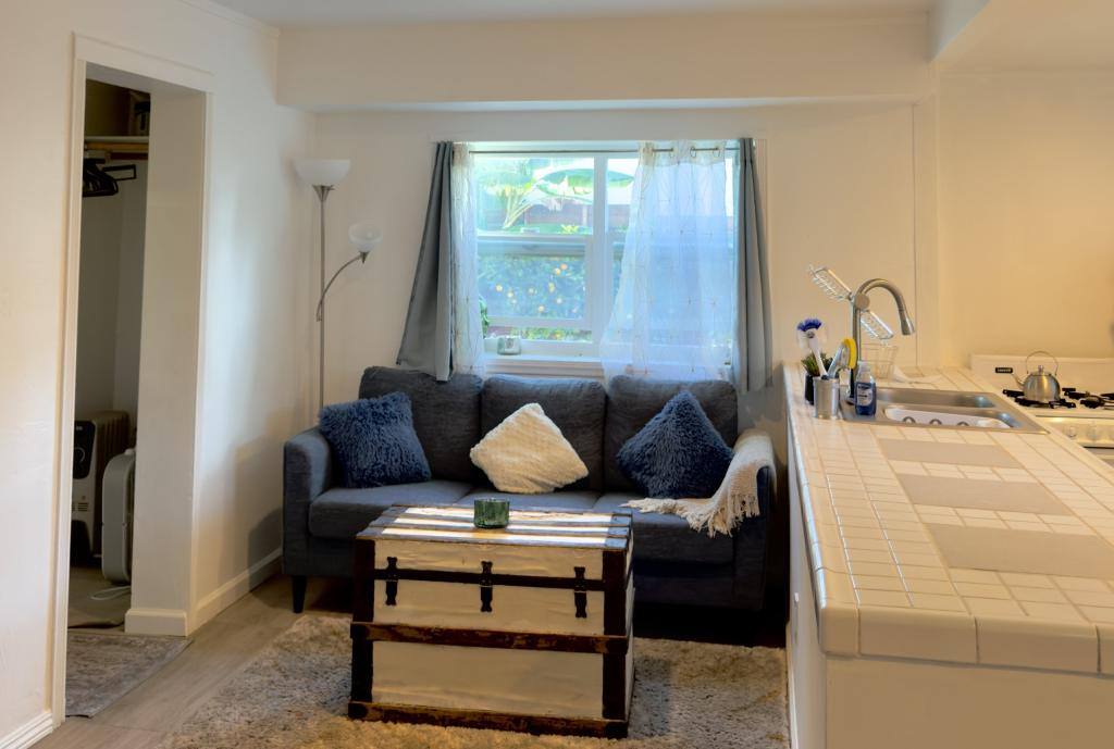 Apartment for rent at 733 1 2 Beryl St, San Diego, CA 92109