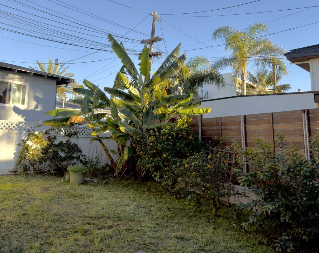 Apartment for rent at 733 1 2 Beryl St, San Diego, CA 92109
