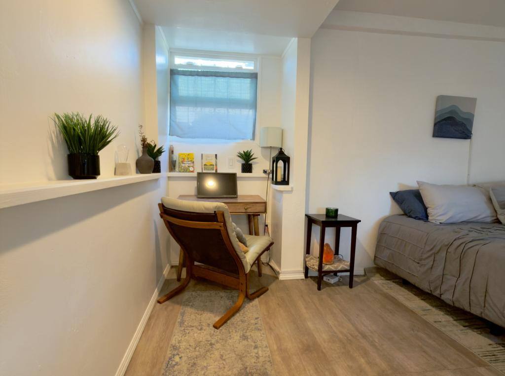 Apartment for rent at 733 1 2 Beryl St, San Diego, CA 92109