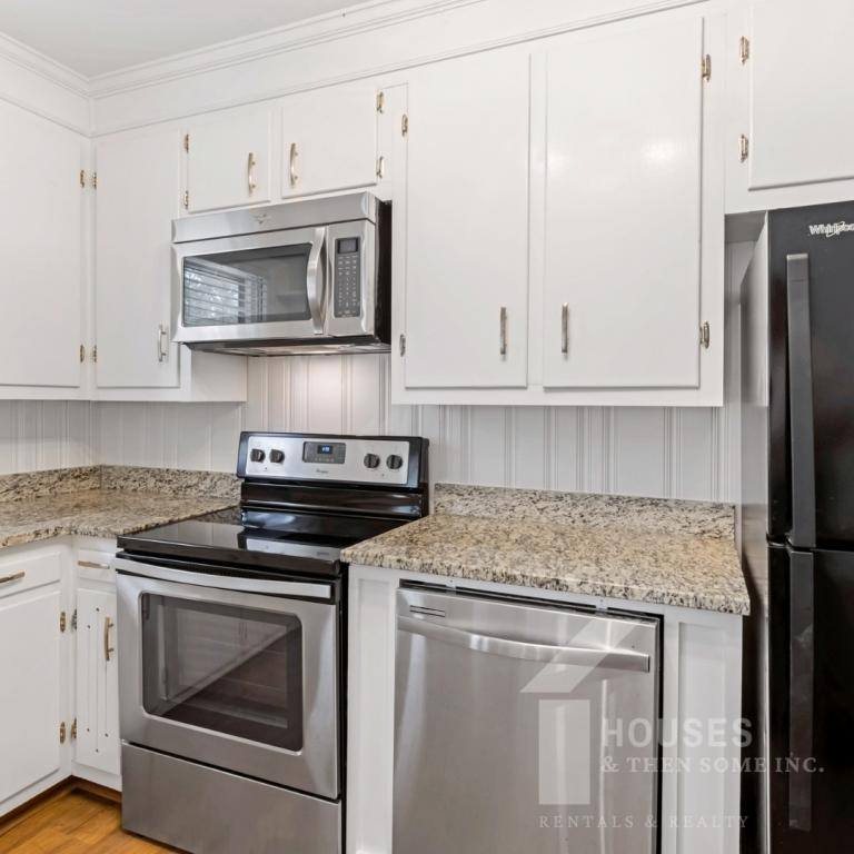 House for rent at 9 Forestdale Dr, Taylors, SC 29687
