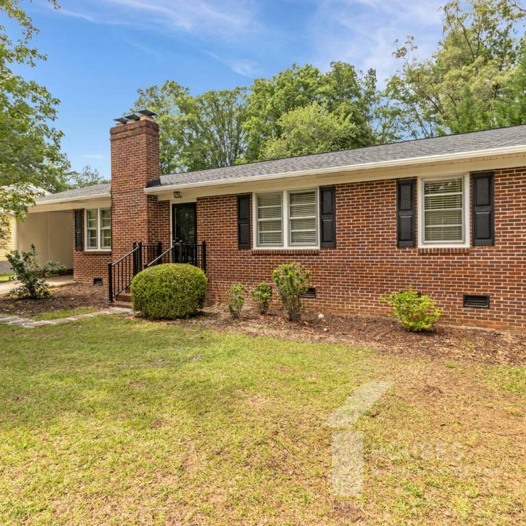 House for rent at 9 Forestdale Dr, Taylors, SC 29687