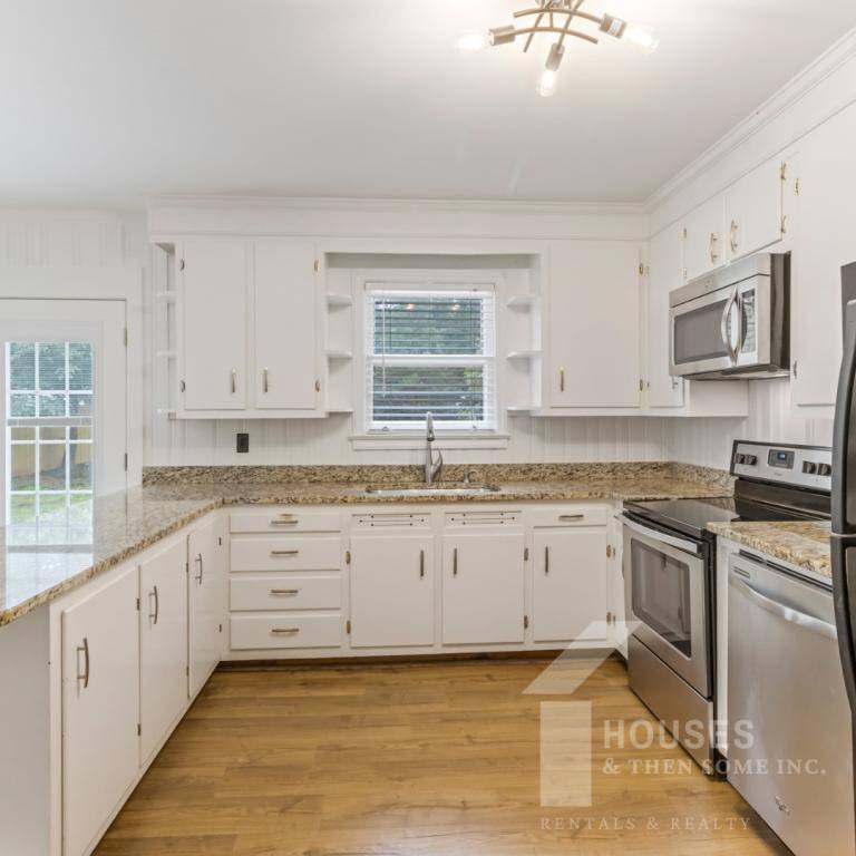 House for rent at 9 Forestdale Dr, Taylors, SC 29687