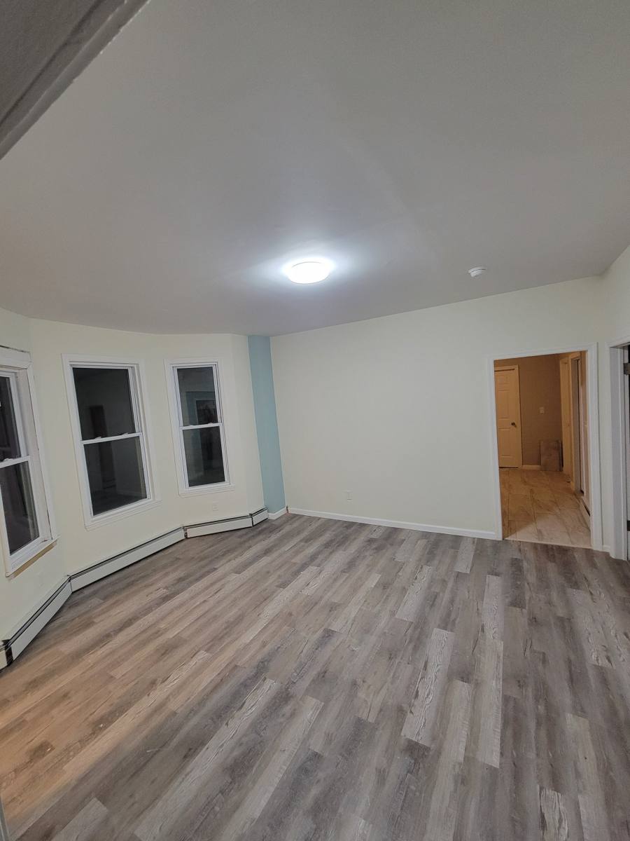 Apartment for rent at 47 Williams St #1, Hartford, CT 06120