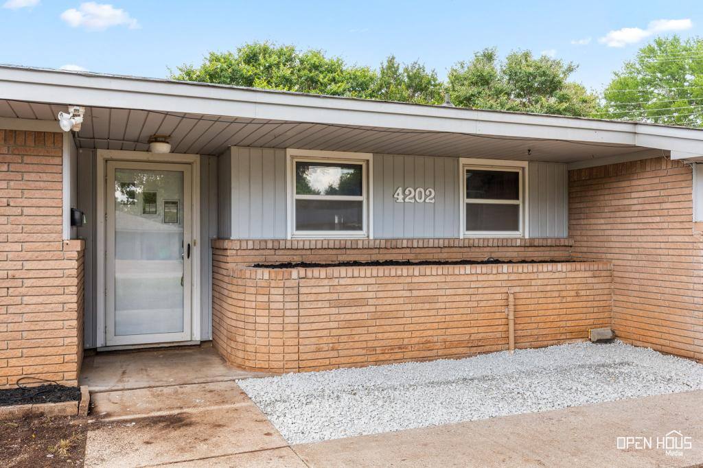 House for rent at 4202 Meadowbrook Dr, Wichita Falls, TX 76308