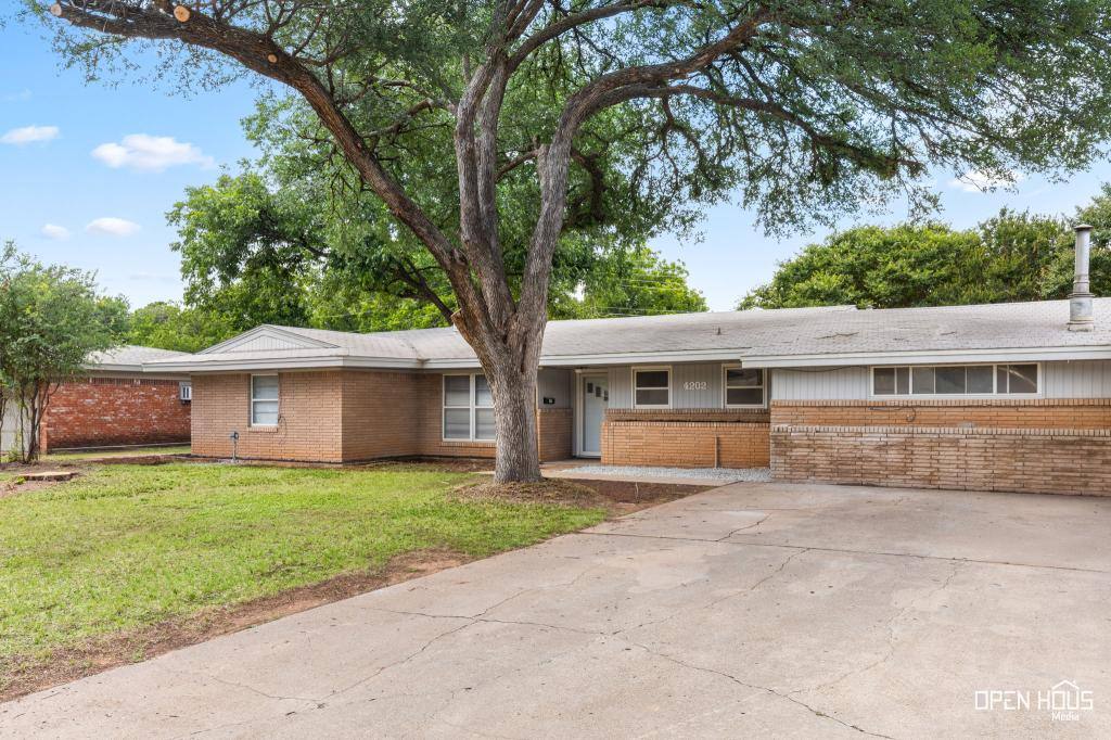 House for rent at 4202 Meadowbrook Dr, Wichita Falls, TX 76308