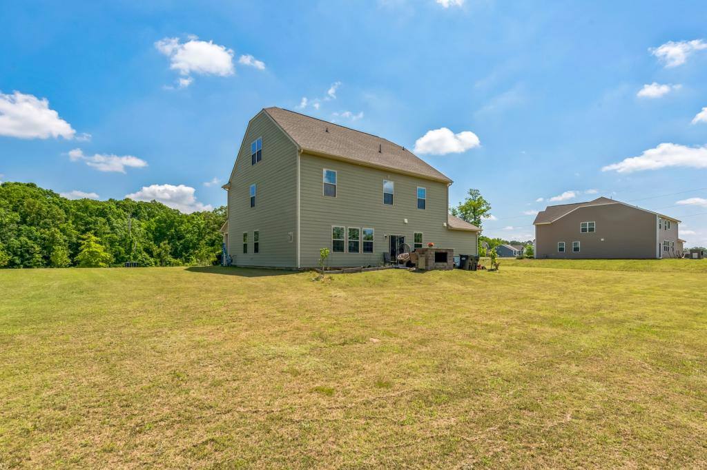 House for rent at 1012 Leland Dr, Matthews, NC 28104