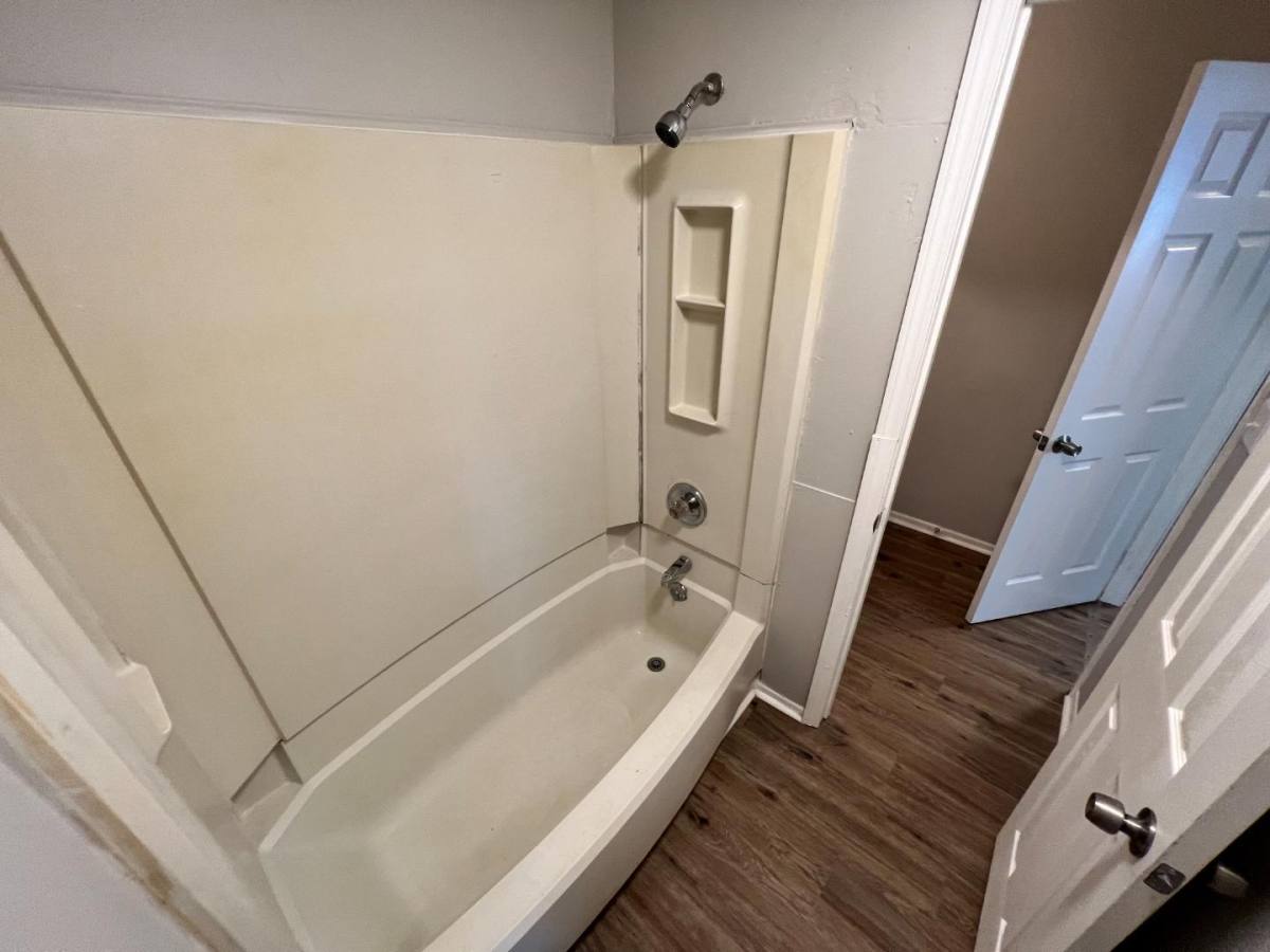 Apartment for rent at 884 Gordon Smith Blvd, Hamilton, OH 45013