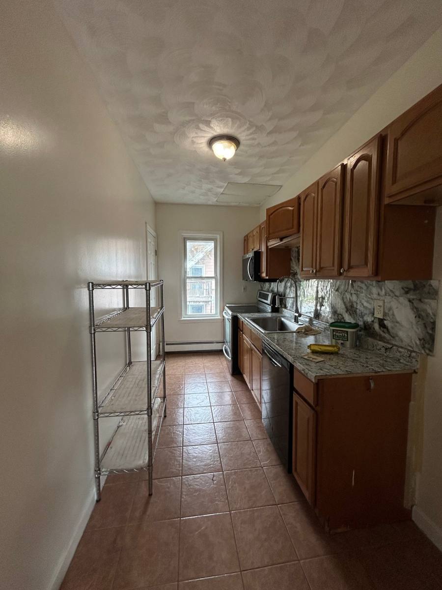 Apartment for rent at 109 Ferry St #3, Lawrence, MA 01840