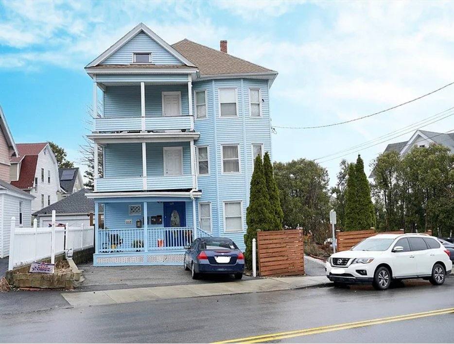 Apartment for rent at 109 Ferry St #3, Lawrence, MA 01840