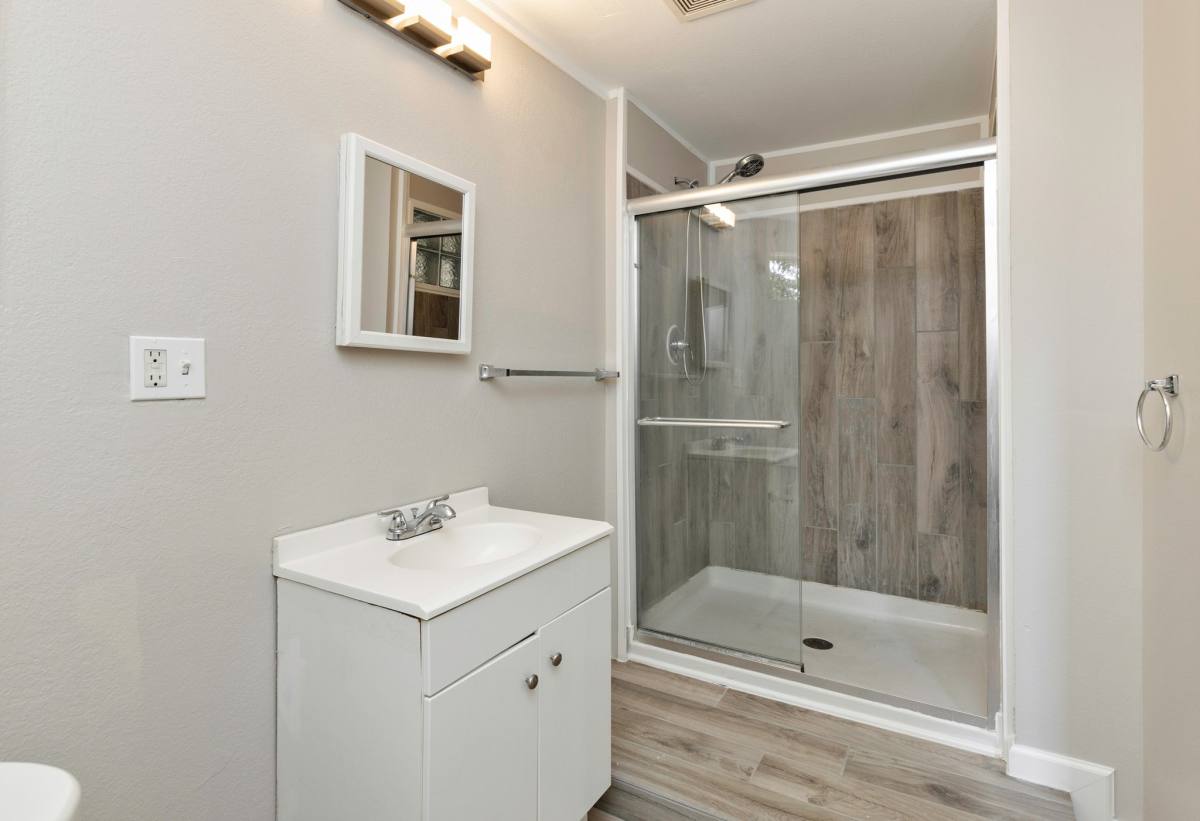 Apartment for rent at 3916 9th St #1, Des Moines, IA 50313