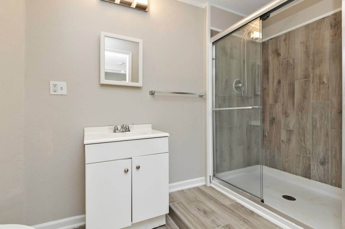 Apartment for rent at 3916 9th St #1, Des Moines, IA 50313