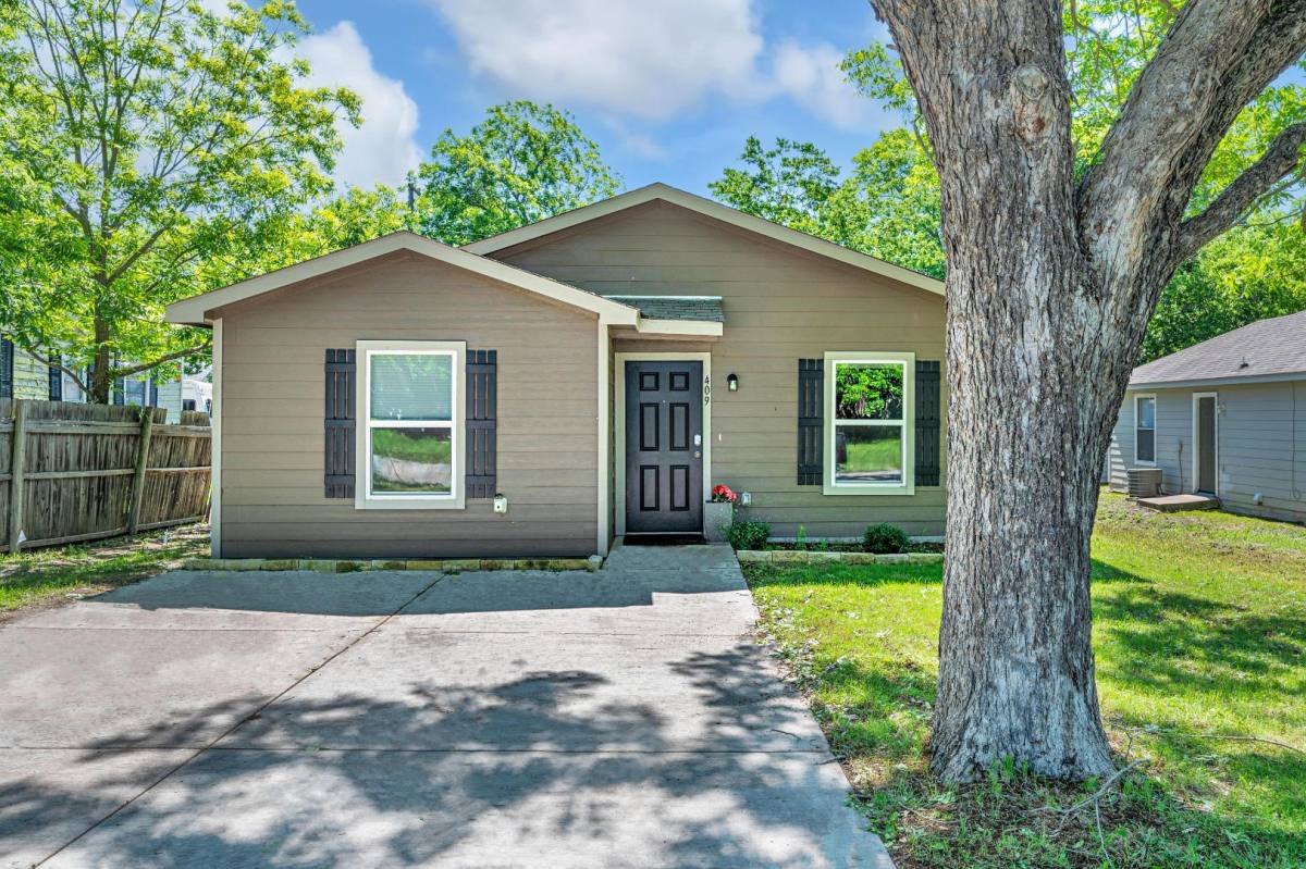 House for rent at 409 N 6th St, Temple, TX 76501