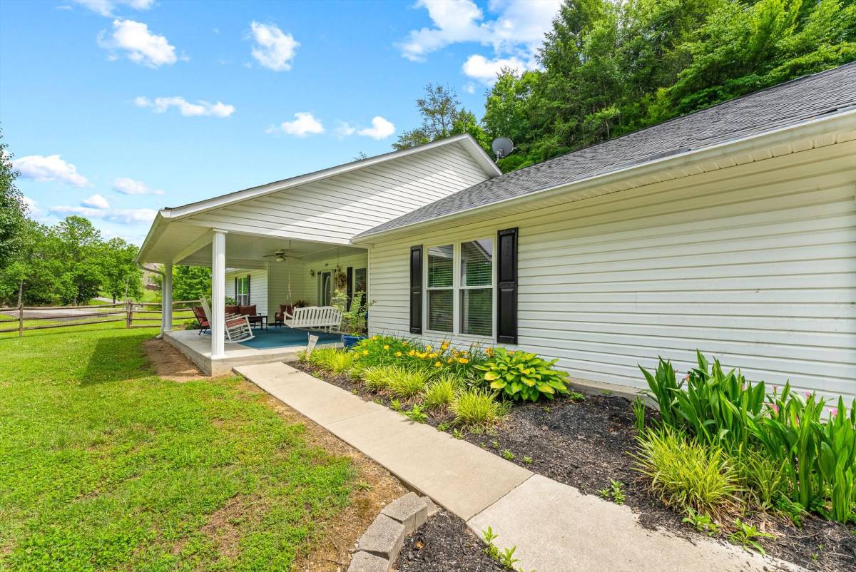House for rent at 519 Country Oaks Dr, Pigeon Forge, TN 37863