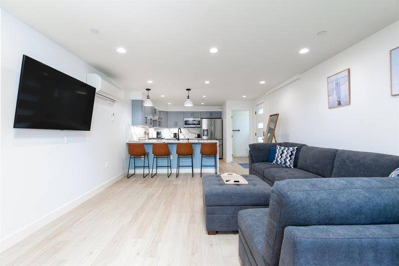 Condo for rent at 823 Island Court, San Diego, CA 92109