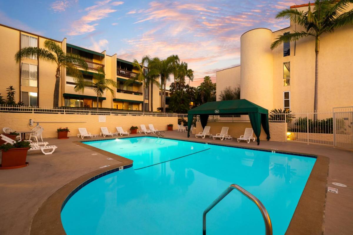 Apartment for rent at 6333 La Jolla Blvd #LA, La Jolla, CA 92037