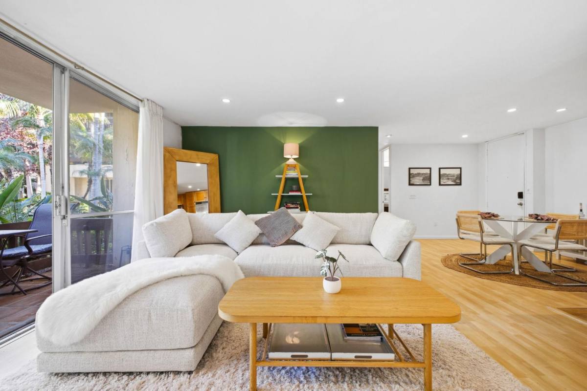 Apartment for rent at 6333 La Jolla Blvd #LA, La Jolla, CA 92037