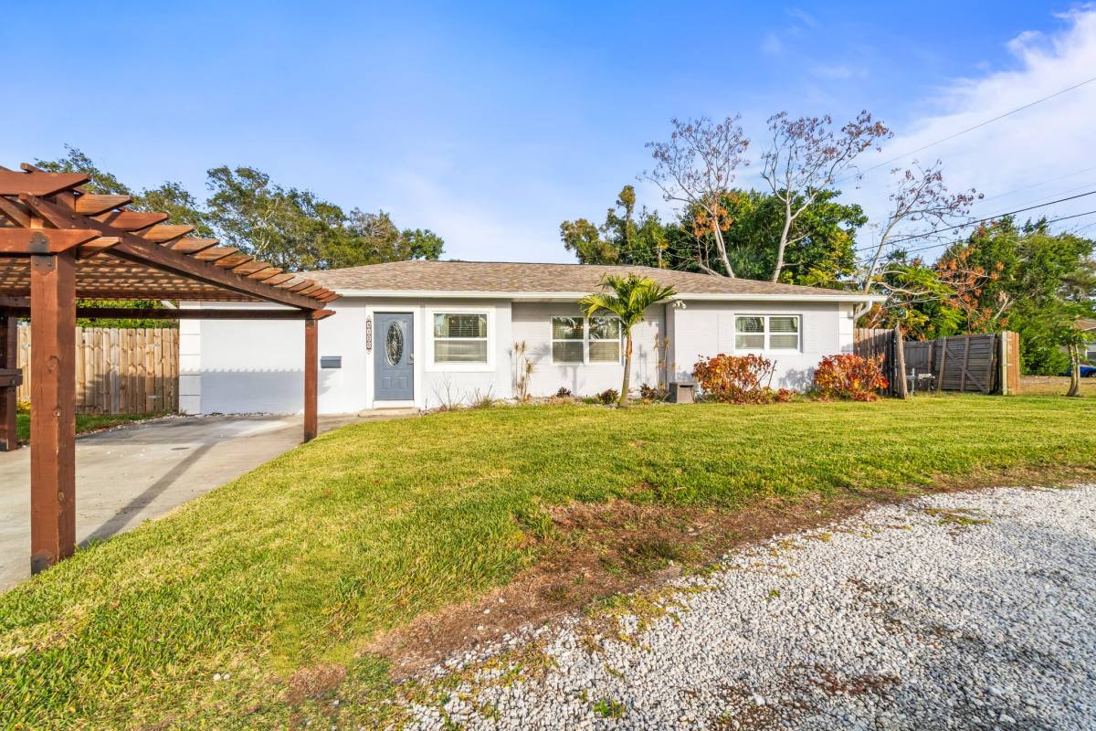 House for rent at 5120 Aragon Way S, Saint Petersburg, FL 33705