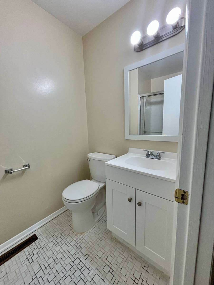 Townhouse for rent at 24 Laurence Brooke Rd, Catonsville, MD 21228