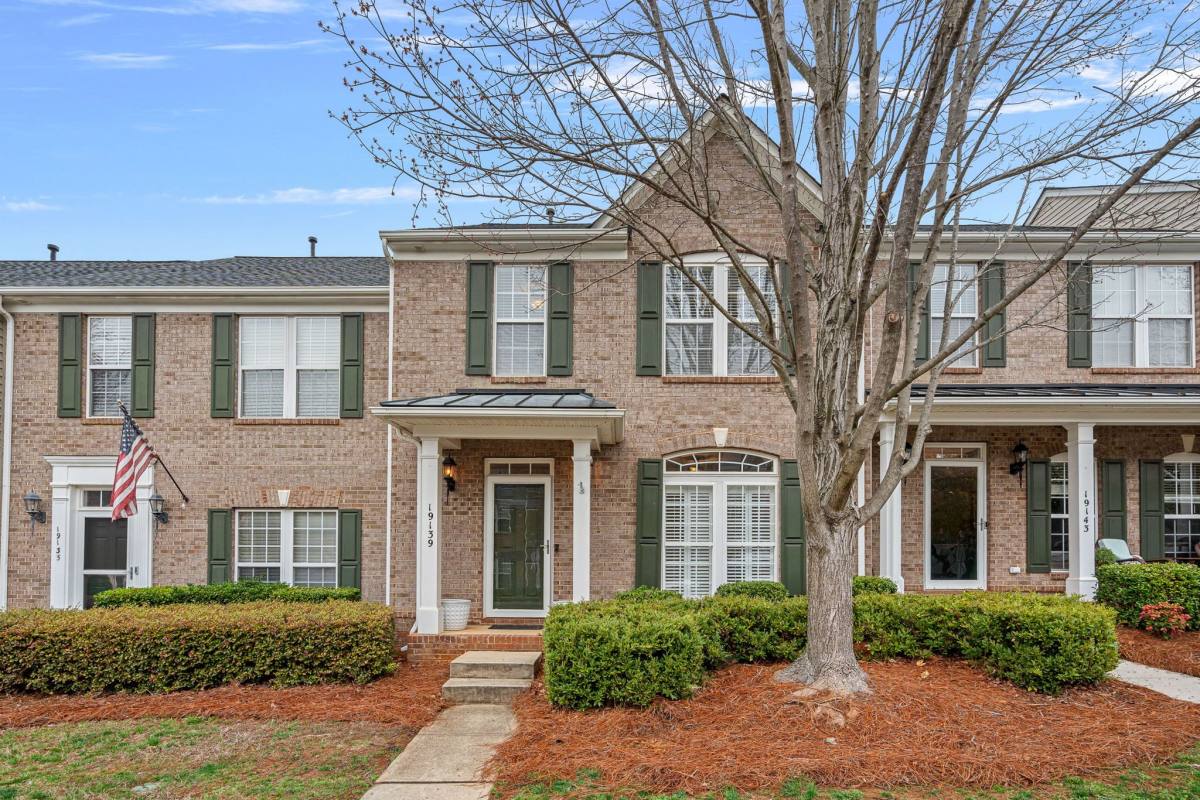 Townhouse for rent at 19139 Juanita Lane, Cornelius, NC 28031
