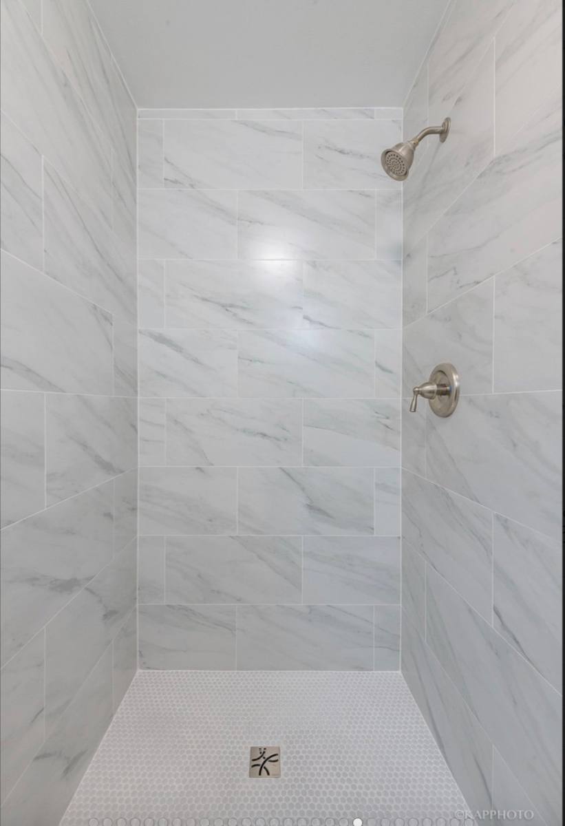 Condo for rent at 2435 W Polk St #3, Chicago, IL 60612