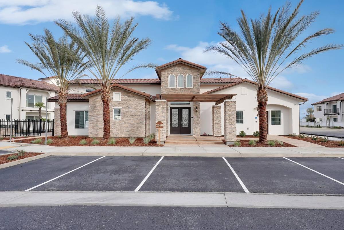 2068 Millennium Way #102, Hanford, CA 93230 - Apartment for Rent - Image 16
