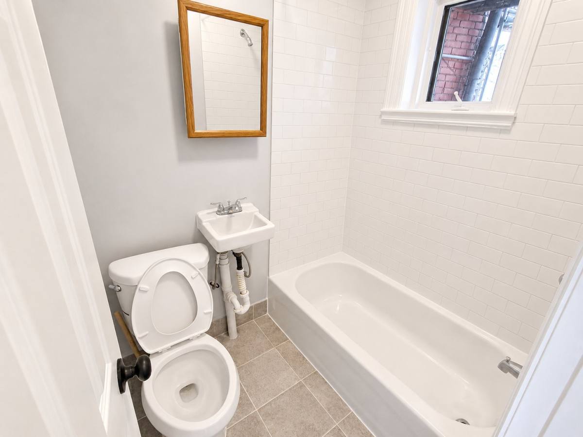 Apartment for rent at 315 Market St #4, Paterson, NJ 07501