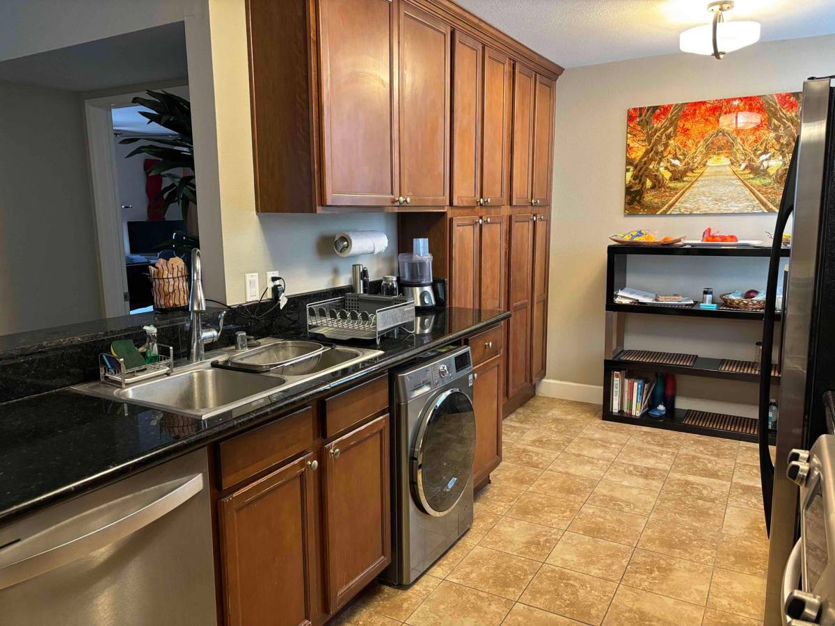 Condo for rent at 1430 Colby Ave, Los Angeles, CA 90025