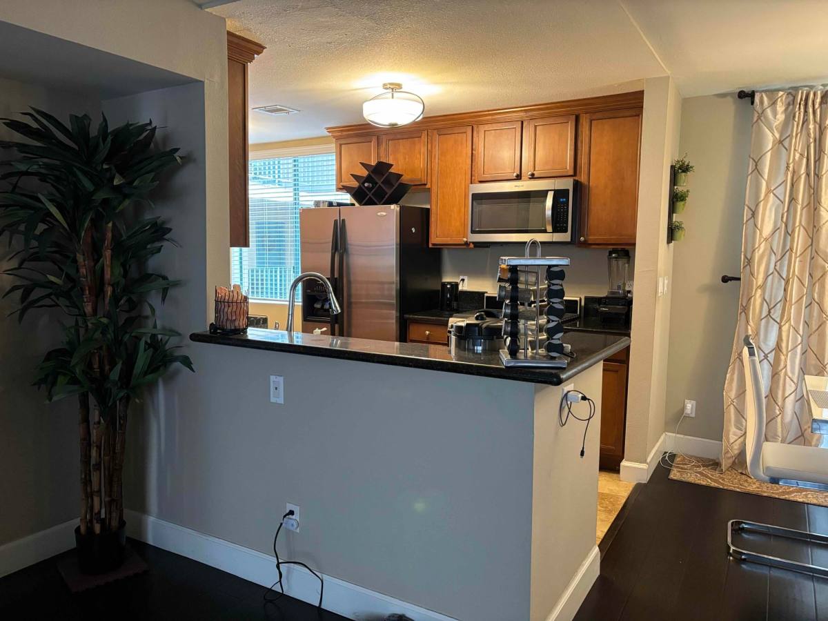 Condo for rent at 1430 Colby Ave, Los Angeles, CA 90025