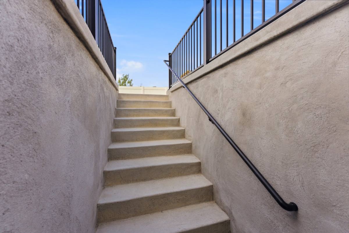 Apartment for rent at 2432 W Santa Fe Dr, Mapleton, UT 84664