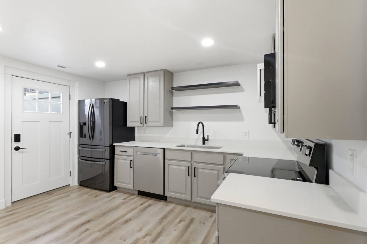 Apartment for rent at 2432 W Santa Fe Dr, Mapleton, UT 84664