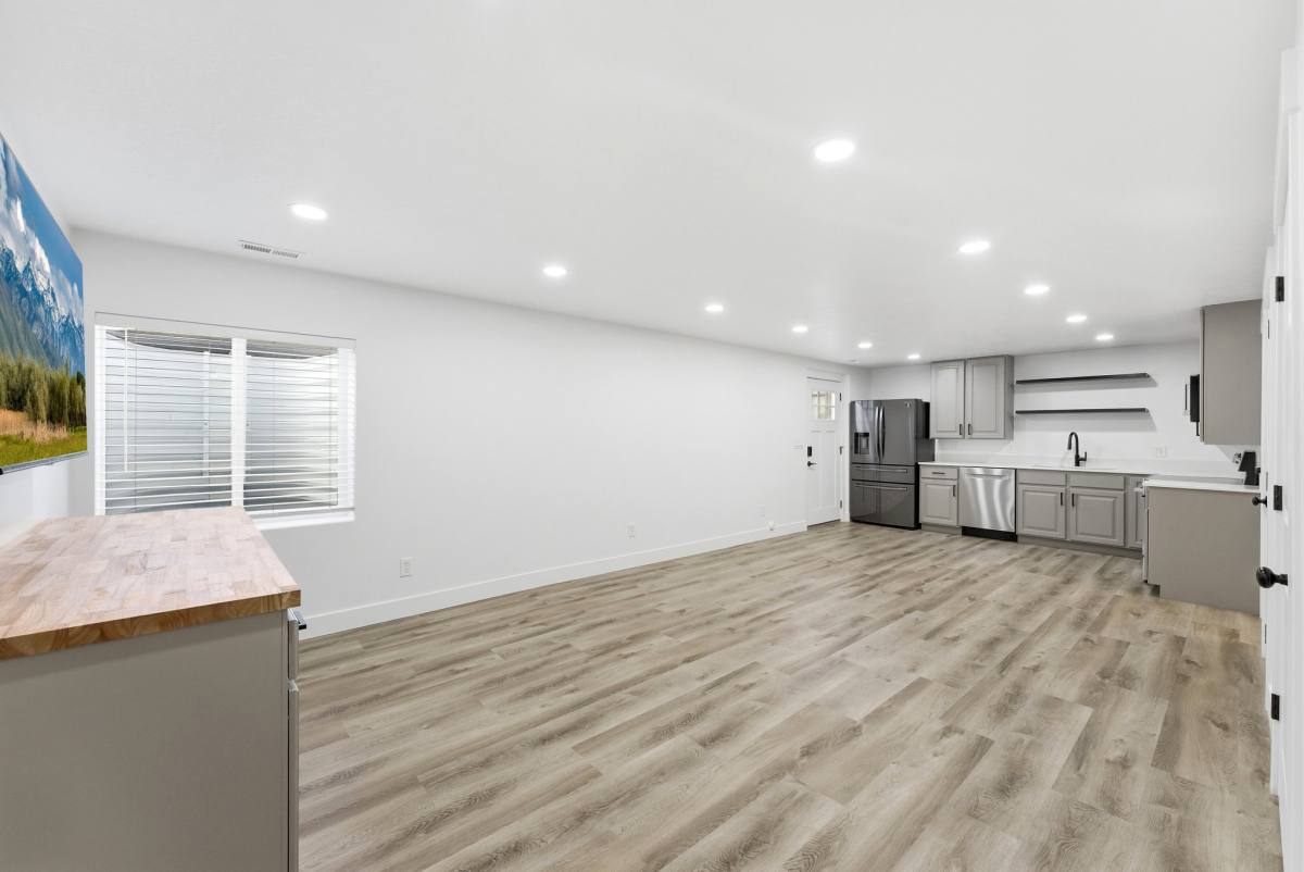 Apartment for rent at 2432 W Santa Fe Dr, Mapleton, UT 84664