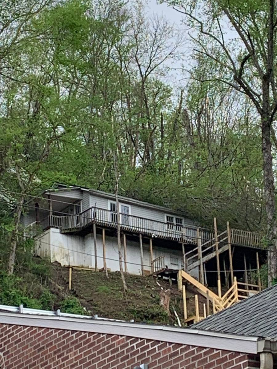 House for rent at 207 Poplar St, Pikeville, KY 41501